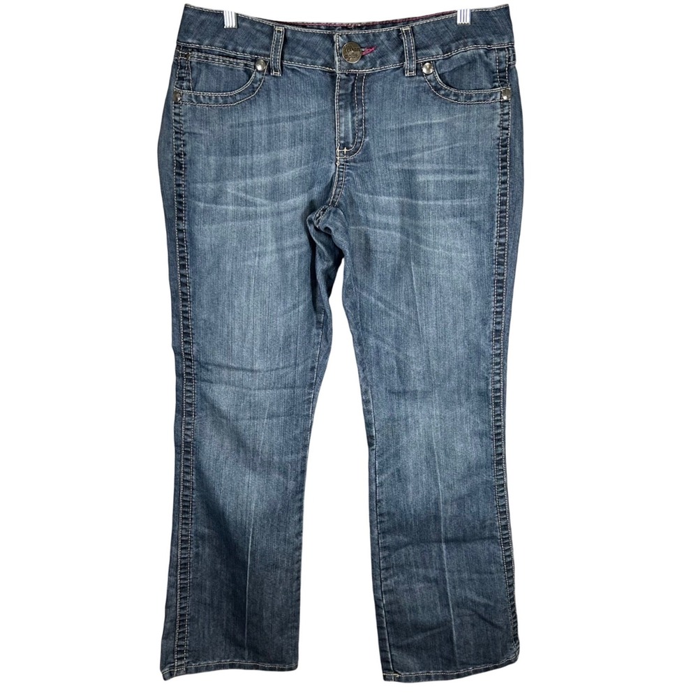 Wrangler Premium Patch Cowgirl Women's Medium Wash Bootcut Jeans Size 9/10 x 32